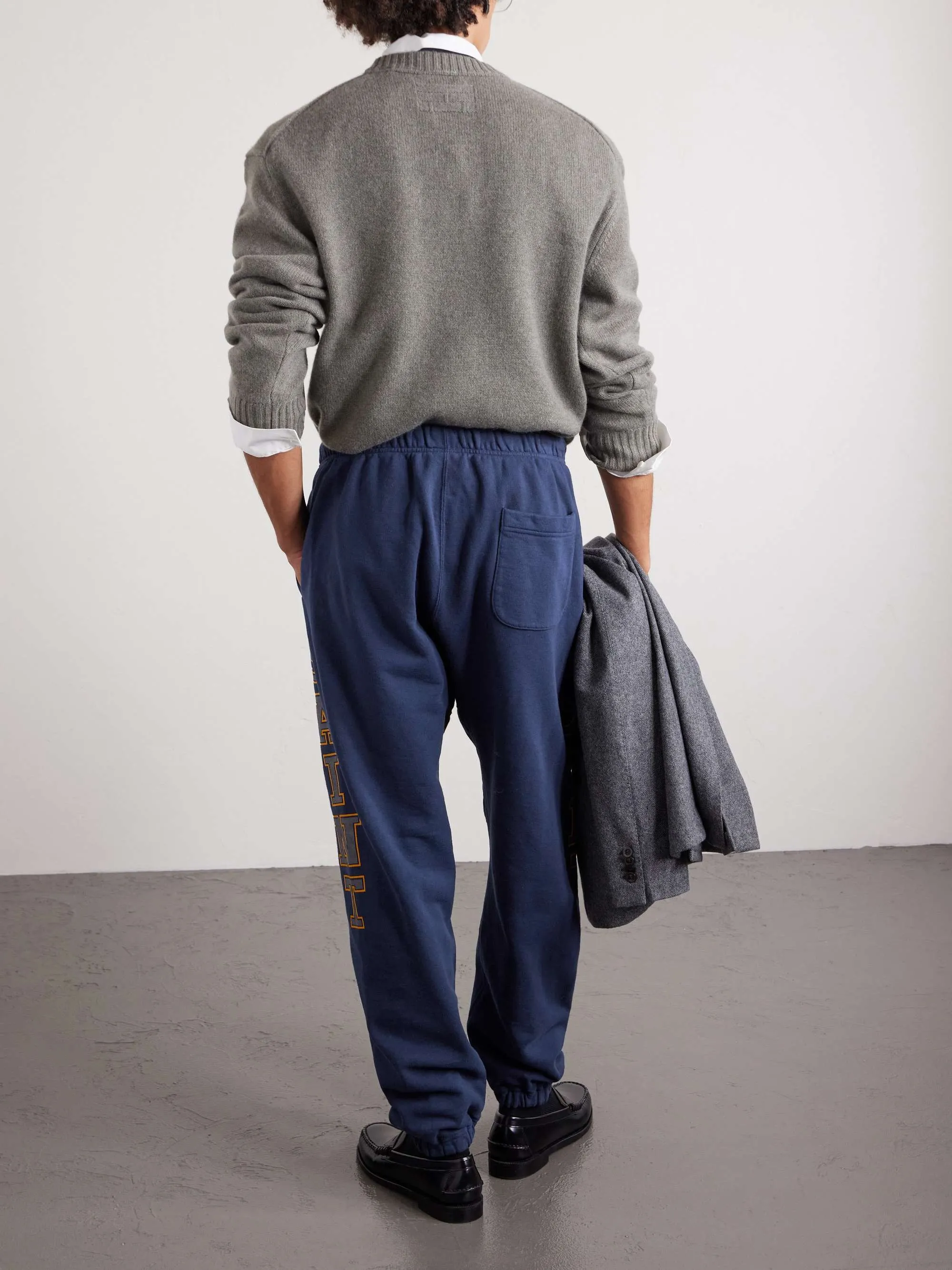 SAINT Mxxxxxx SWEAT PANTS/SAINT/NVY Reflective SAINT sweatpants Blue S-XL Original mold opening Loose tailoring Four needles and six lines boneless technology Top printing technology 3M reflective paste The best reflective effect in the industry Correct version Original consistent main mark/wash mark/cherub anti-counterfeiting
